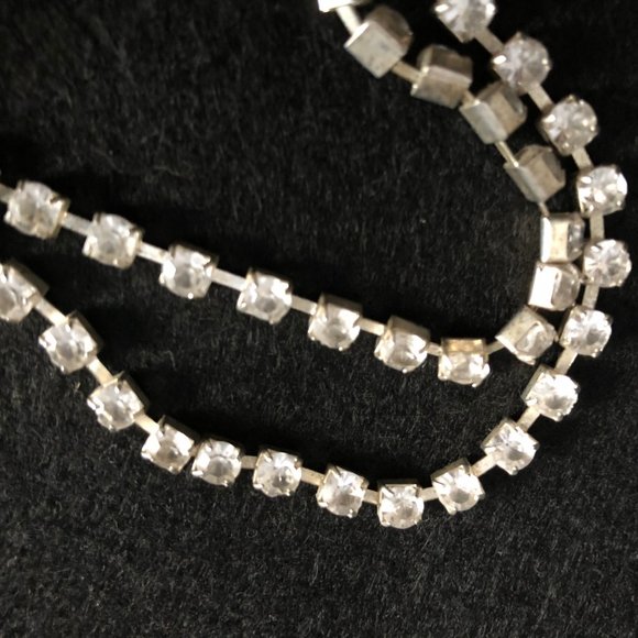 Women's long necklace silver tone metal shiny 32"-34" long - Picture 3 of 5